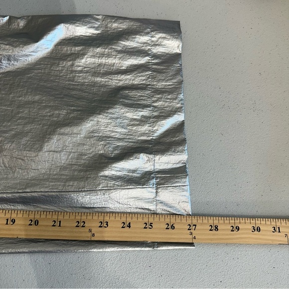 Tibi Wide Leg Pants
Metallic & Silver
Cropped with High-Rise - Picture 9 of 14